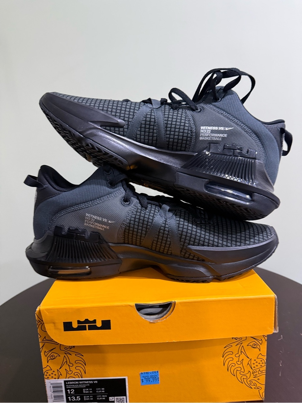 Nike LeBron Witness VII size 12 - Picture 5 of 7